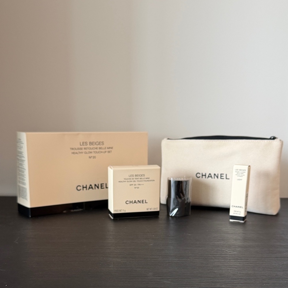 CHANEL Les Beiges Beauty Set in Beige and Black